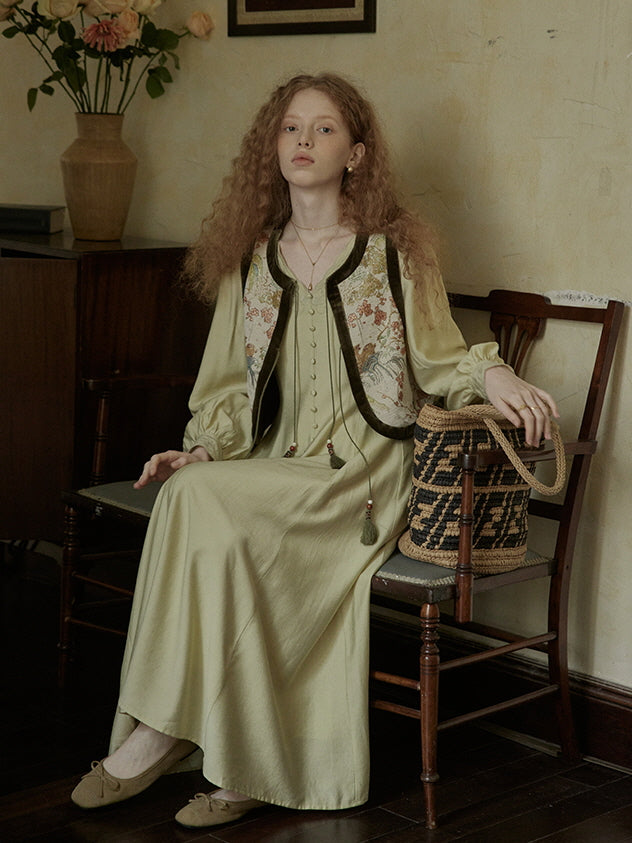 Vintage-Inspired Embroidered Buttoned Dress