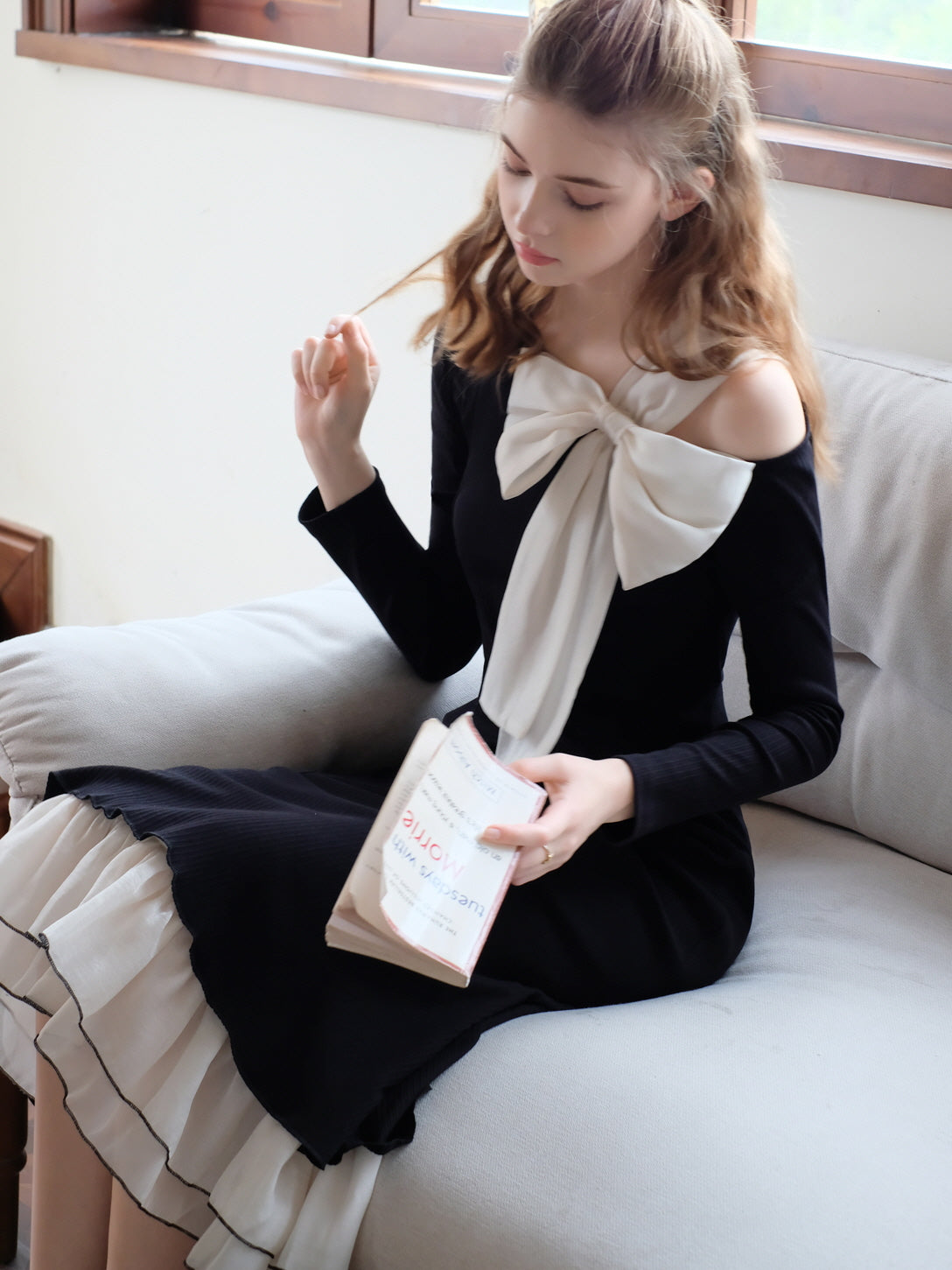 Elegant Bow-Accent Mermaid Knit Dress