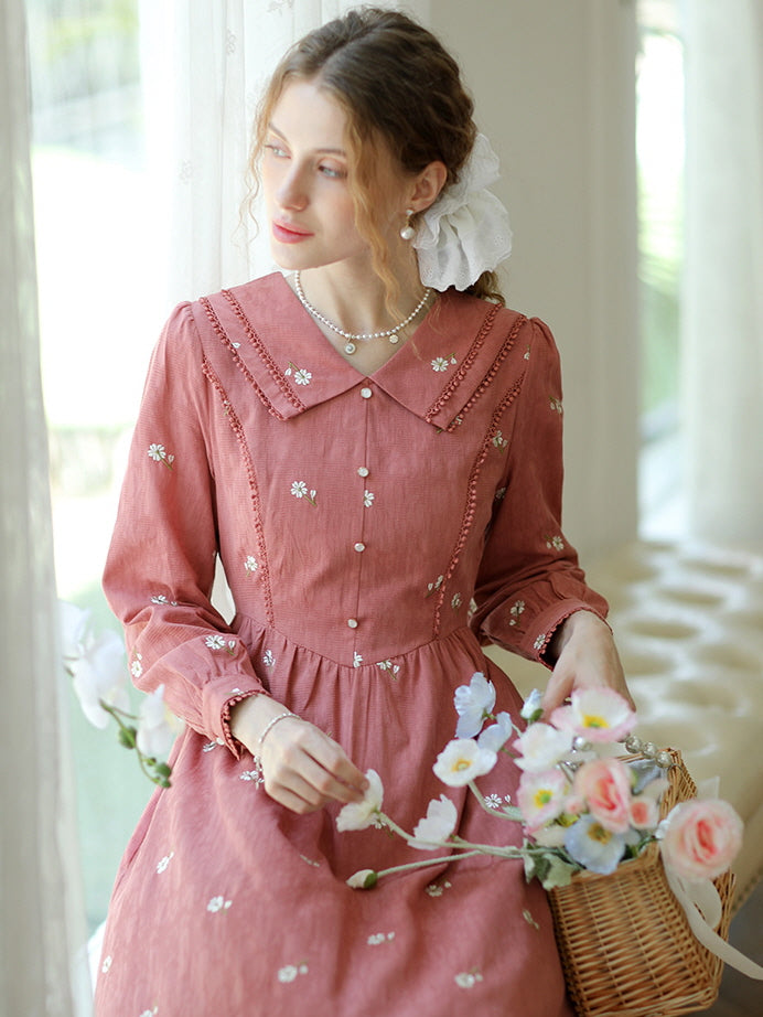 green emerald velvet dress Rylee & Cru Oceane Dress in Embroidered Daisy main image 0