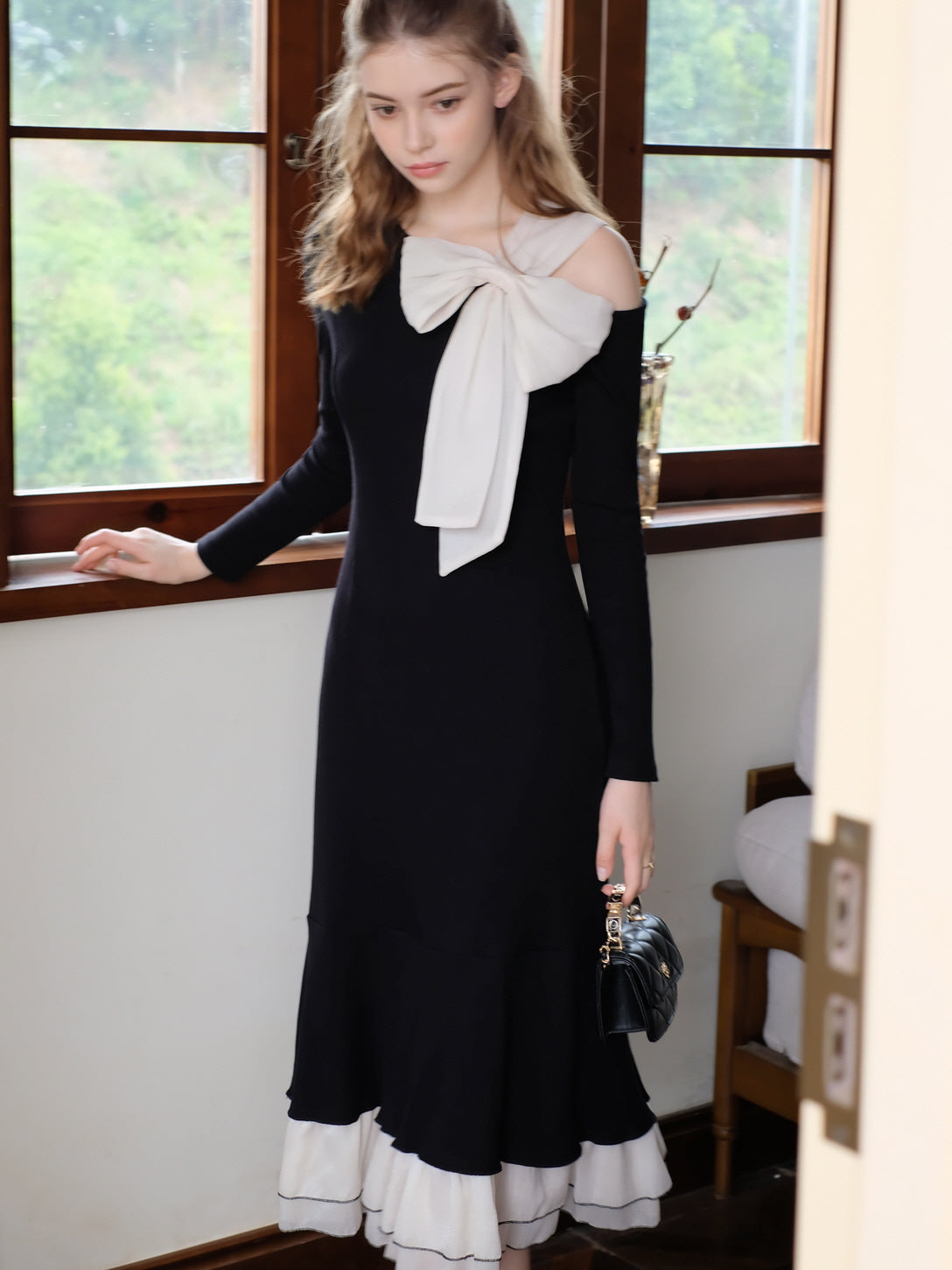 Elegant Bow-Accent Mermaid Knit Dress