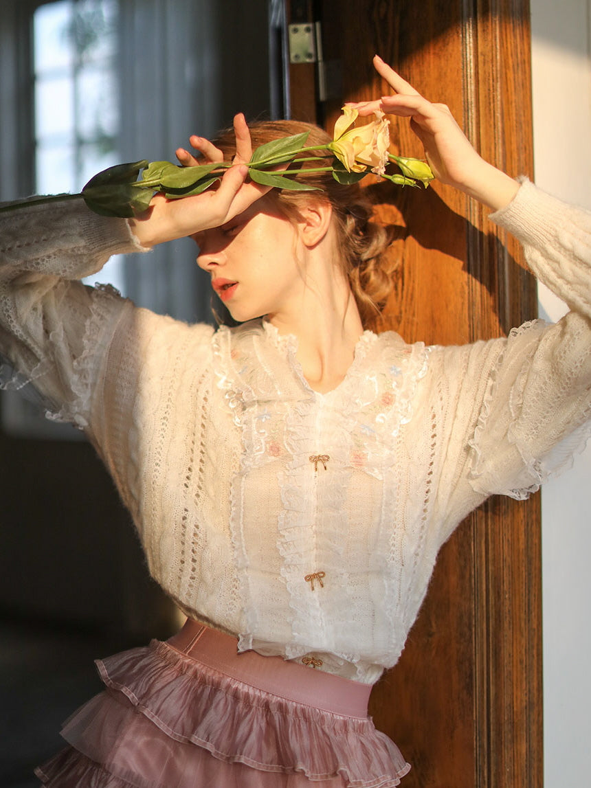 Romantic White Lace-Collared Blouse