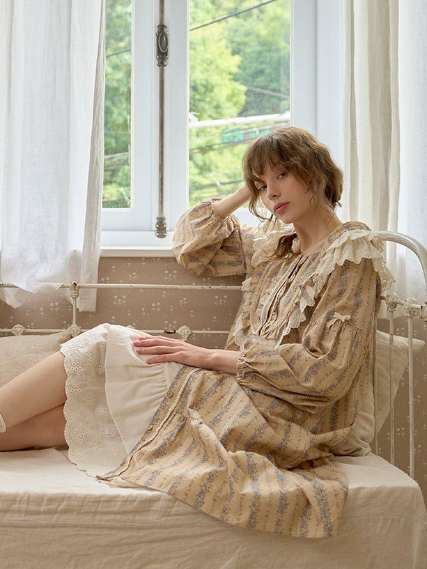 Vintage Lace-Trimmed Floral Nightgown