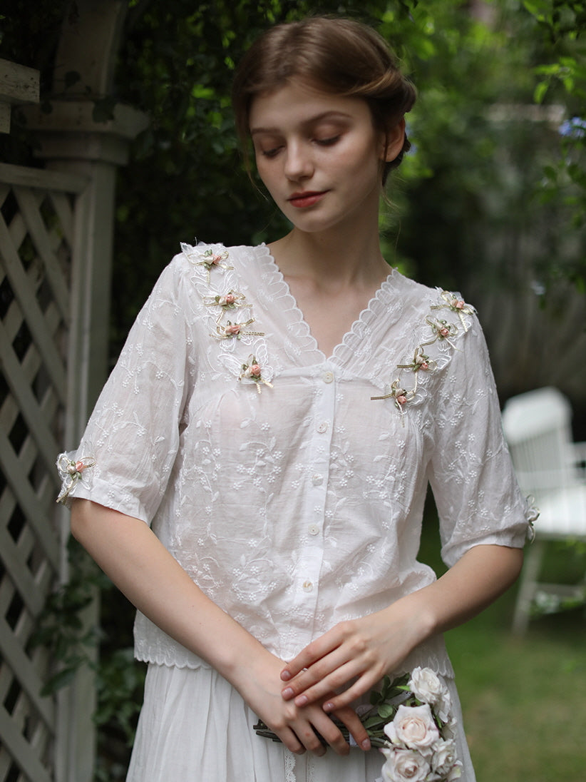 Ella's Retro Floral Elegance Blouse