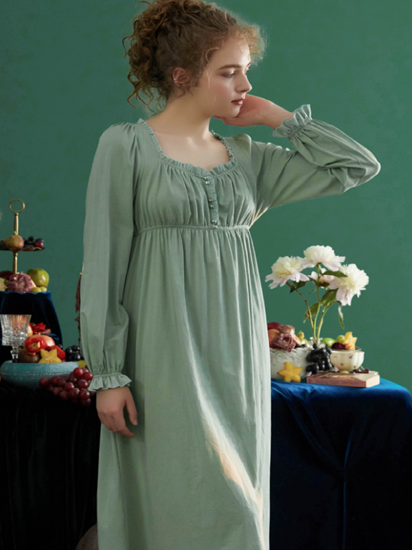 Emerald Elegance Story Nightgown