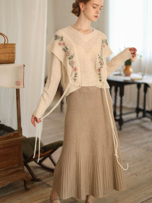 Simple Beige Pleated Wool Skirt