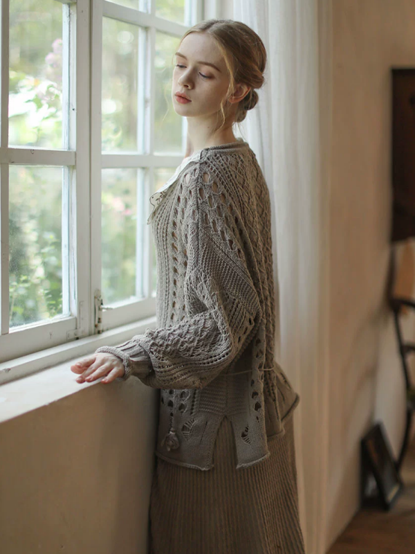 Graceful Lace Collar Brown-Gray Knitwear