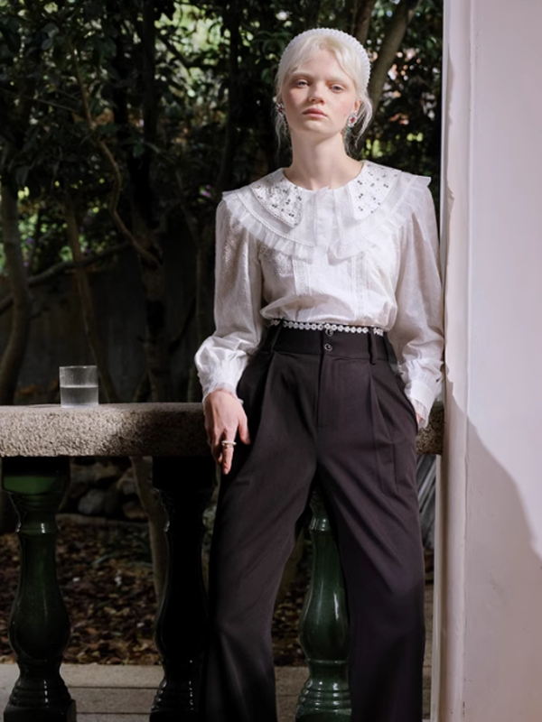 Layered Collar White Flower Blouse