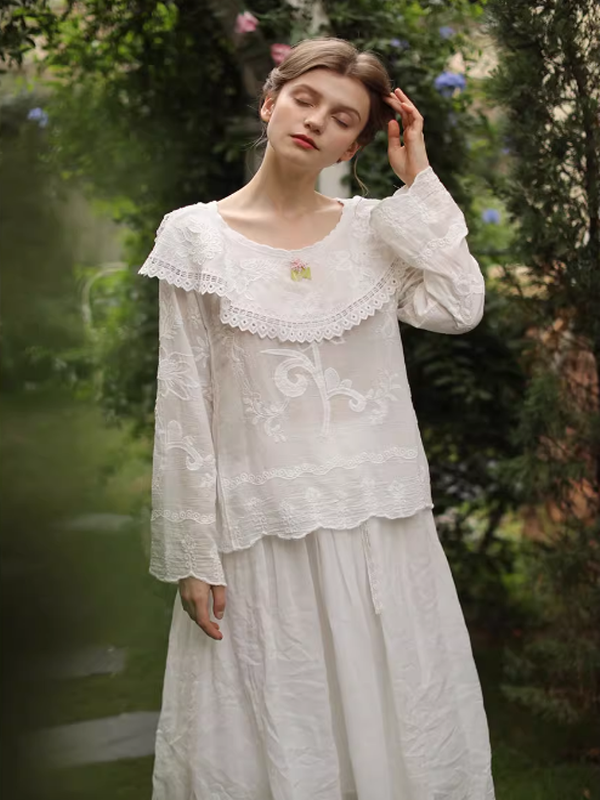 Round Collar Garden Embroidered Blouse