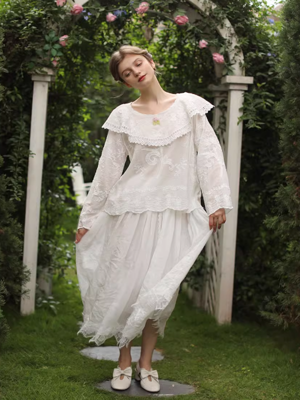 Round Collar Garden Embroidered Blouse