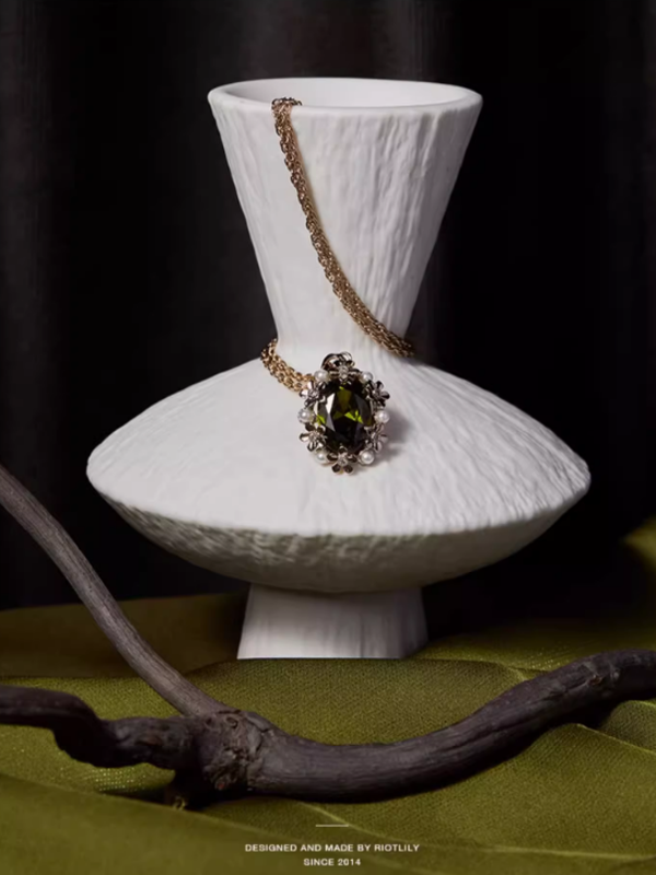 Vintage Flower Green Zirconia Neckless
