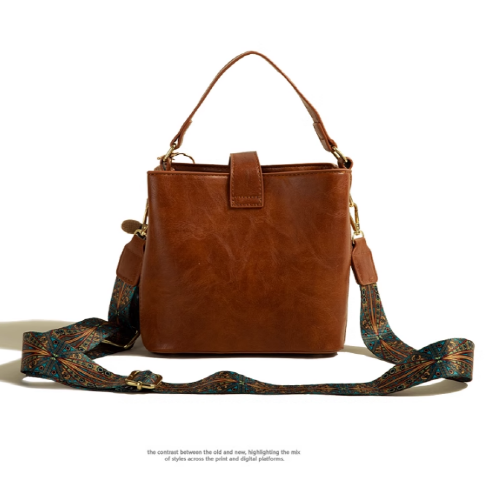 Retro Strap Crossbody Bucket Bag