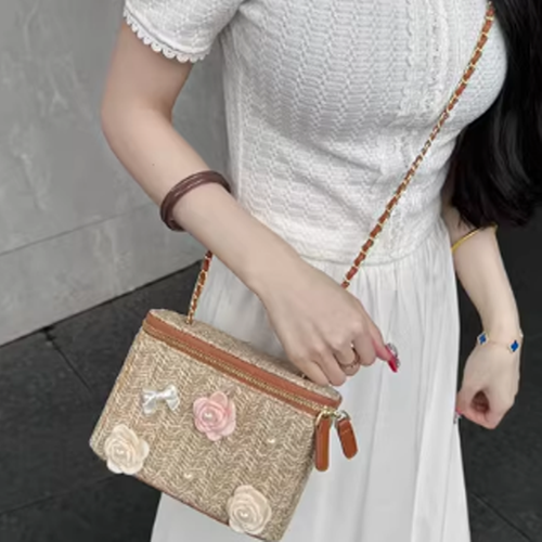 Flower Straw Woven Square Chain Bag
