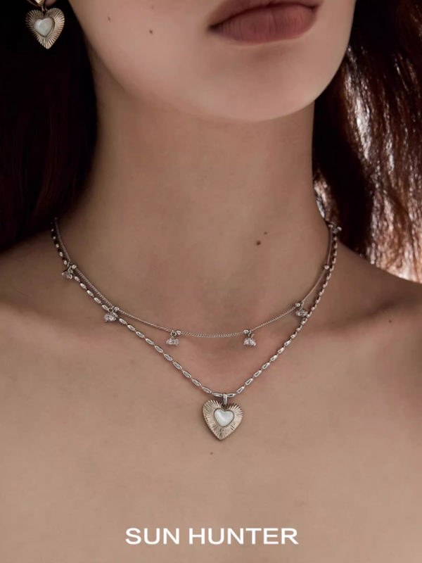 Vintage Heart Shaped Shellfish Necklace