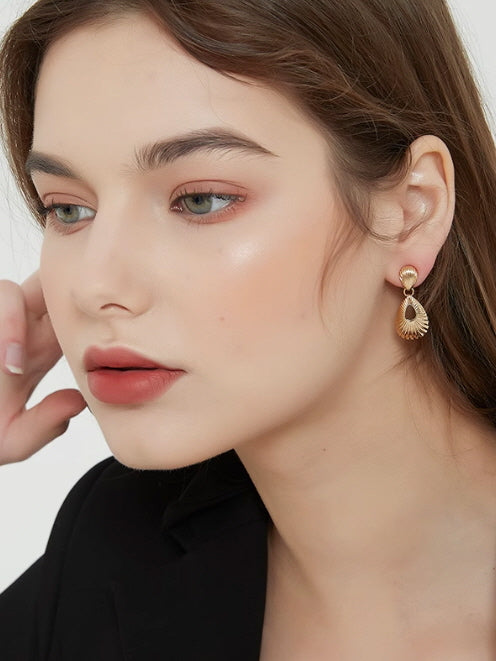 Golden Teardrop Vintage Earrings