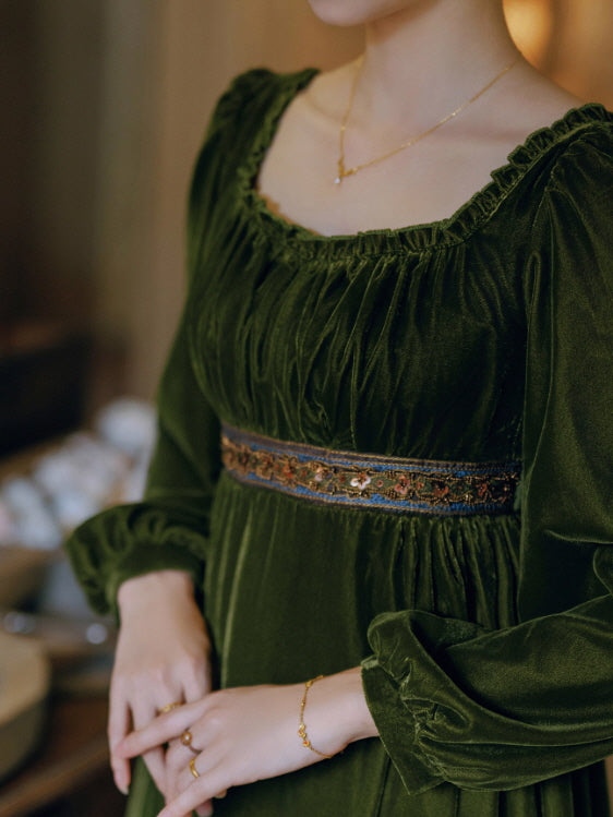 Emerald Velvet Renaissance Dress – Vintage Fairycore Outfit