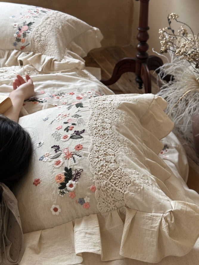 Vintage Wildflower Embroidered Lace Bedding Set