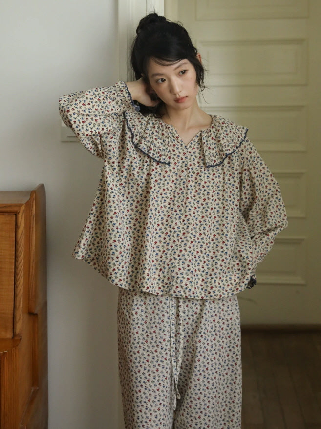 Vintage style cotton pajama top with delicate floral print, gathered ruffle collar and long sleeves