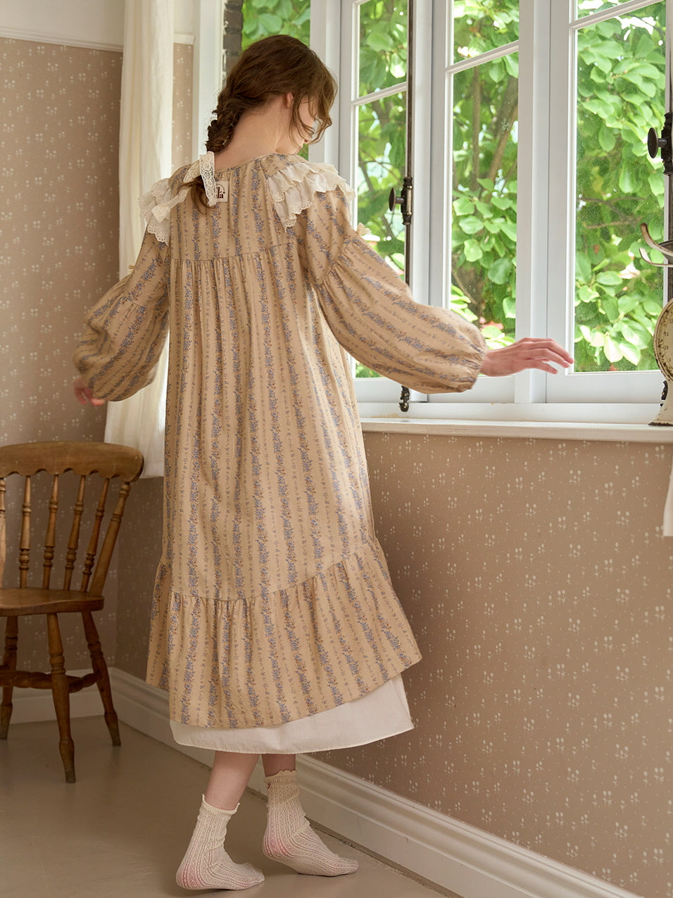 Vintage Lace-Trimmed Floral Nightgown