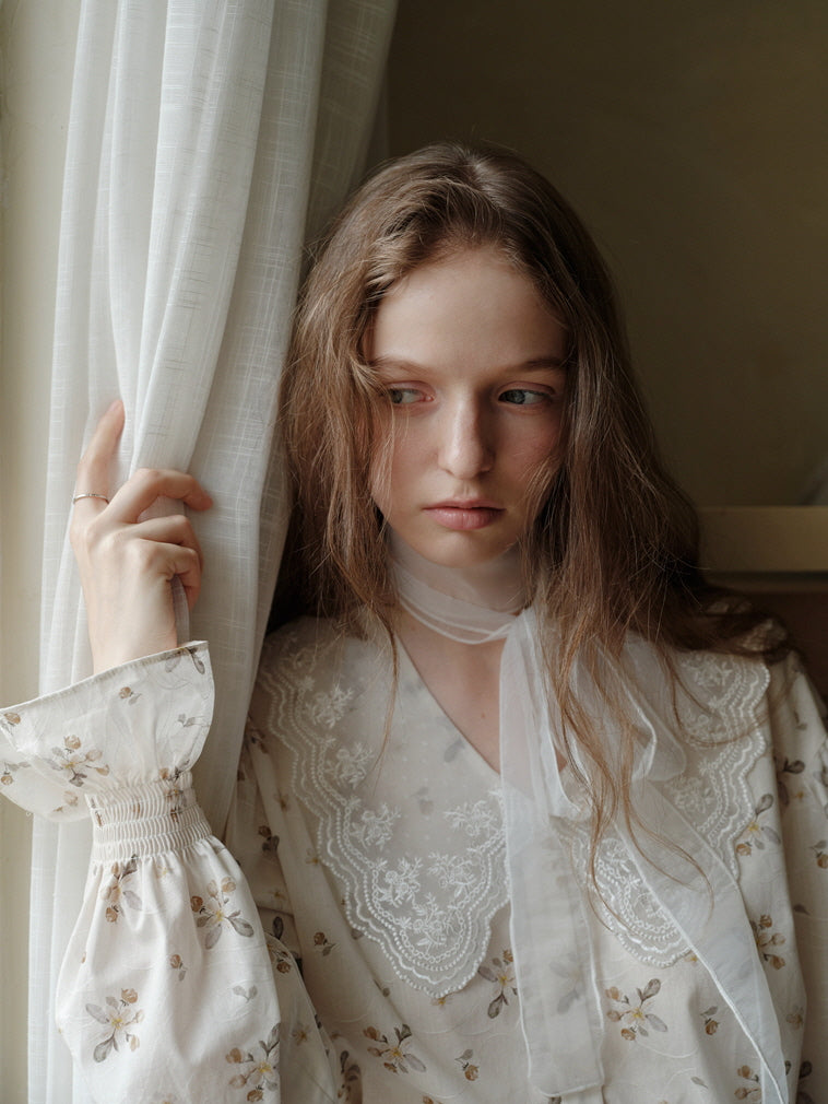 Vintage Floral Lace Collar Blouse