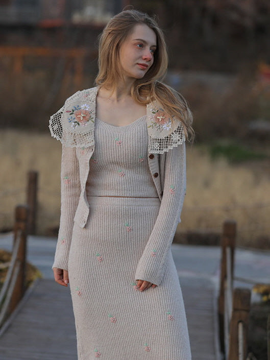 Embroidered Blossom Beige Knit Skirt