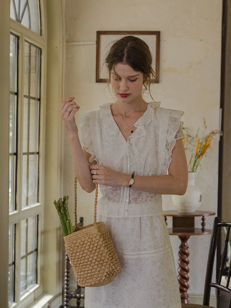 Amelila's Floral Breeze Blouse