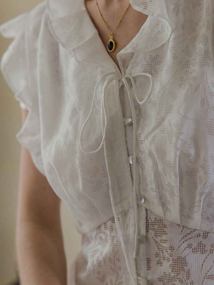 Amelila's Floral Breeze Blouse