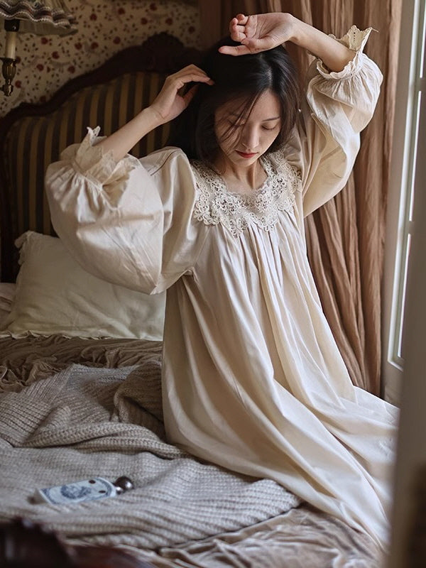 Vintage Cream Lace Collar Nightgown