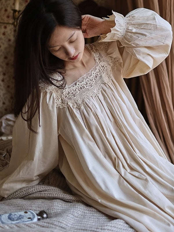 Vintage Cream Lace Collar Nightgown