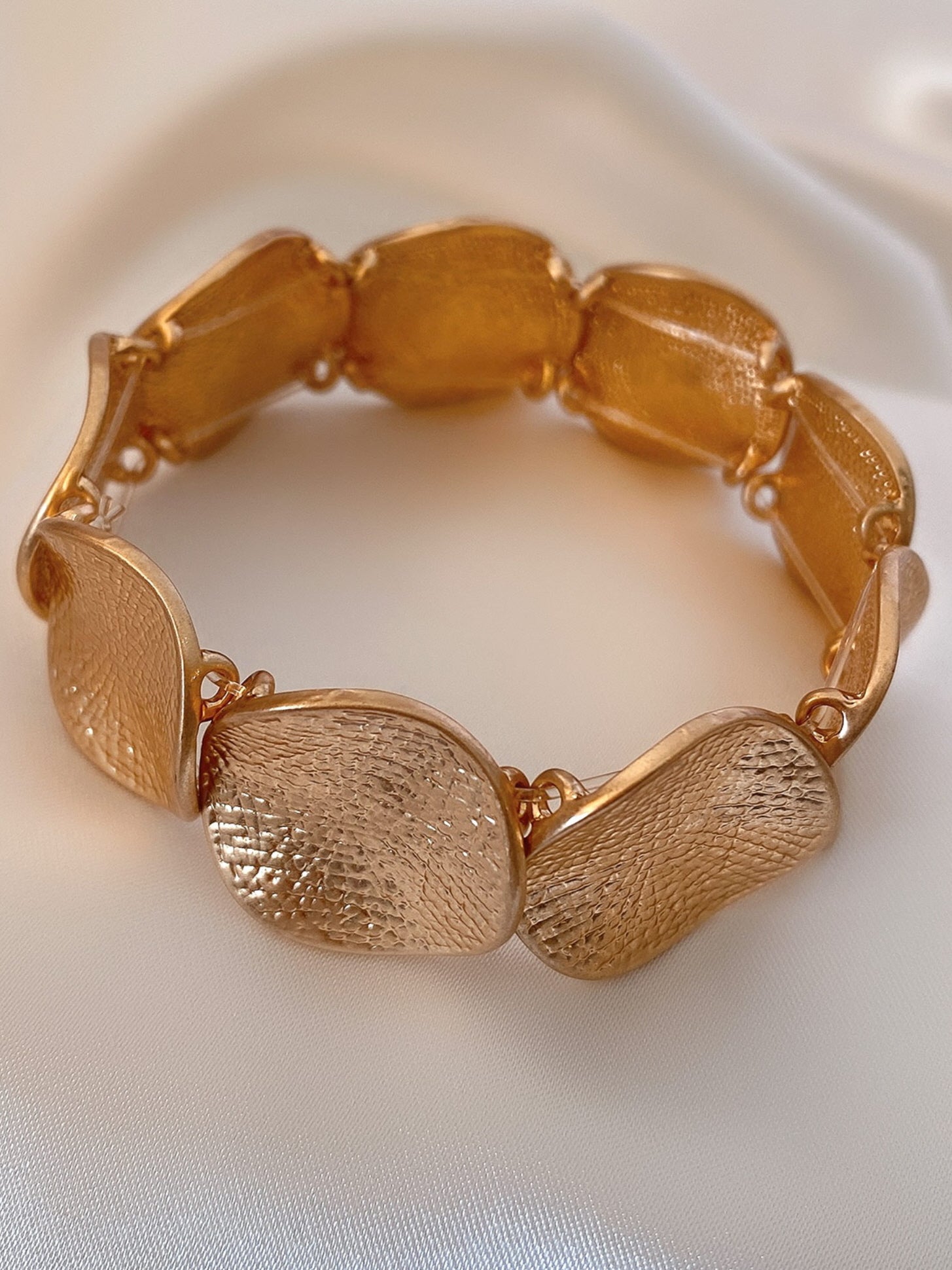 Elegant Gold Disc Bracelet