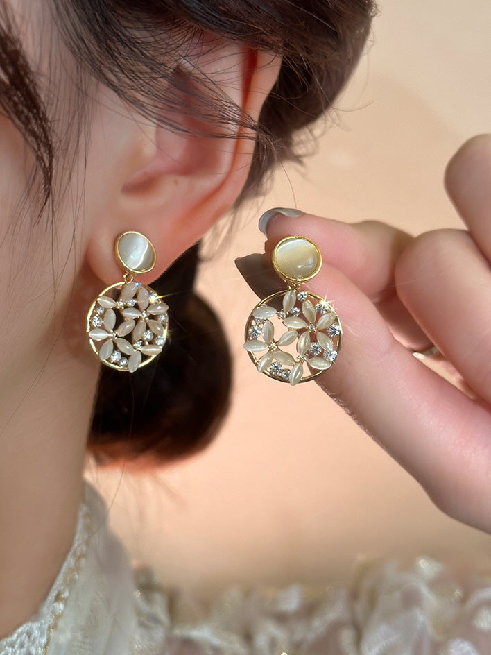 Cat's Eye Flower Earrings