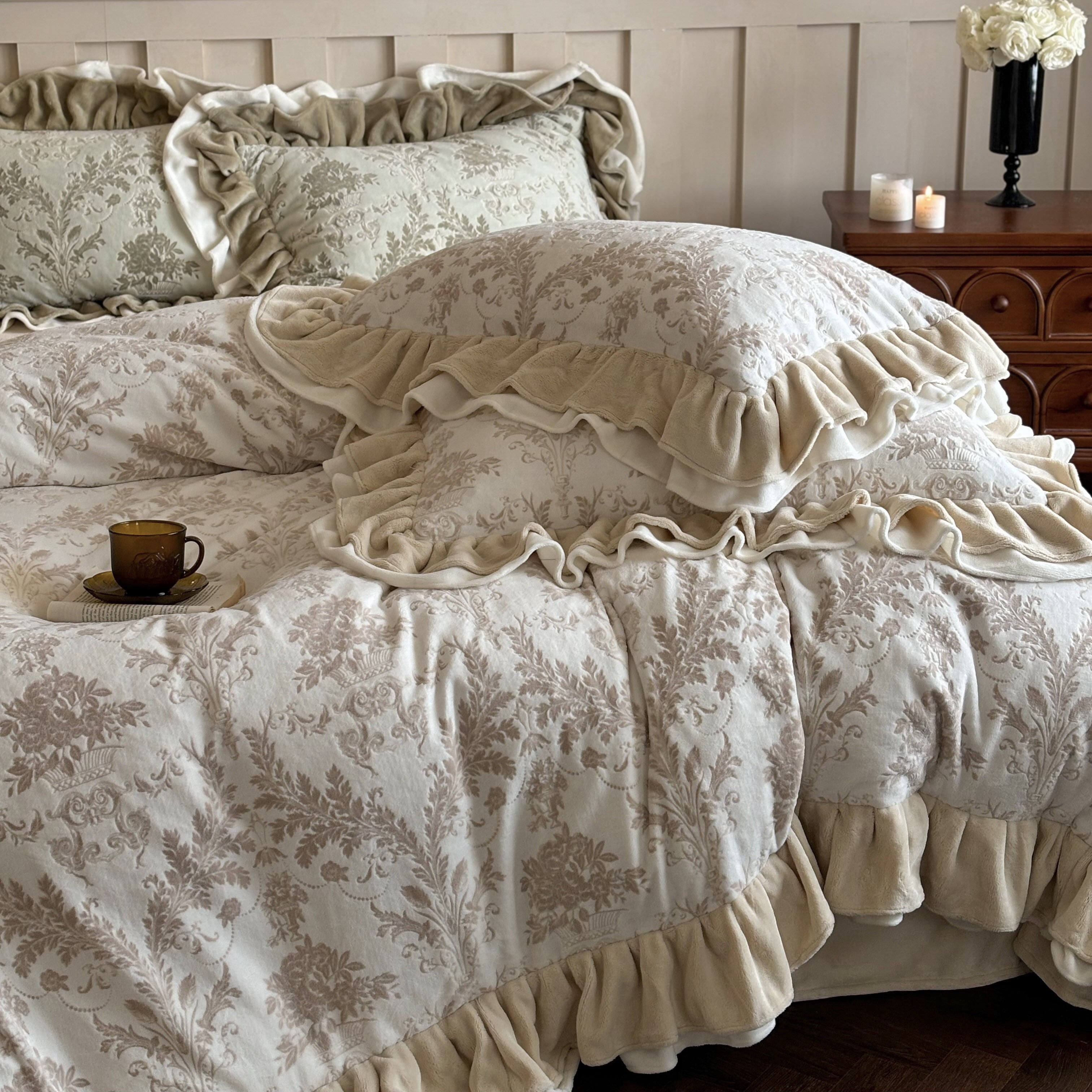 Romantic Velvet Ruffle Duvet Cover Set