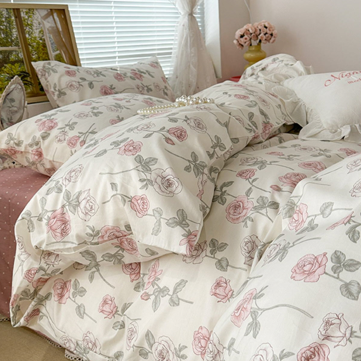 Retro Style Pink Rose Bedding Set