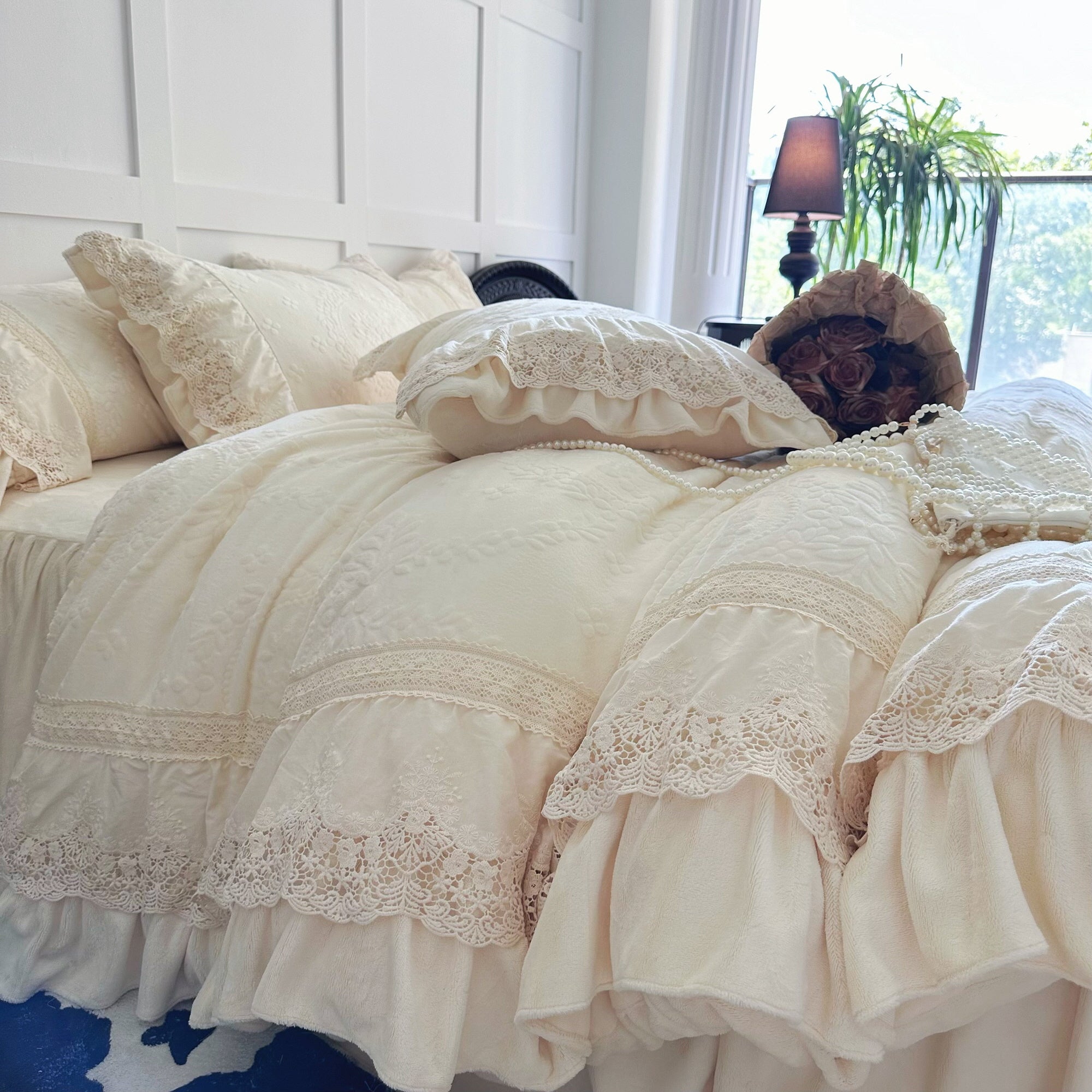 Dreamy Velvet Lace Bedding Cover Set