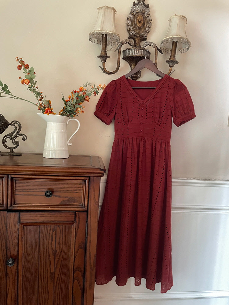 Vintage-Inspired Cotton Eyelet Dress