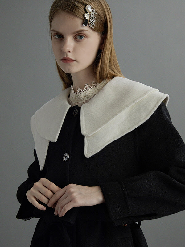 Elegant Wool Cape Coat with Contrast Collar