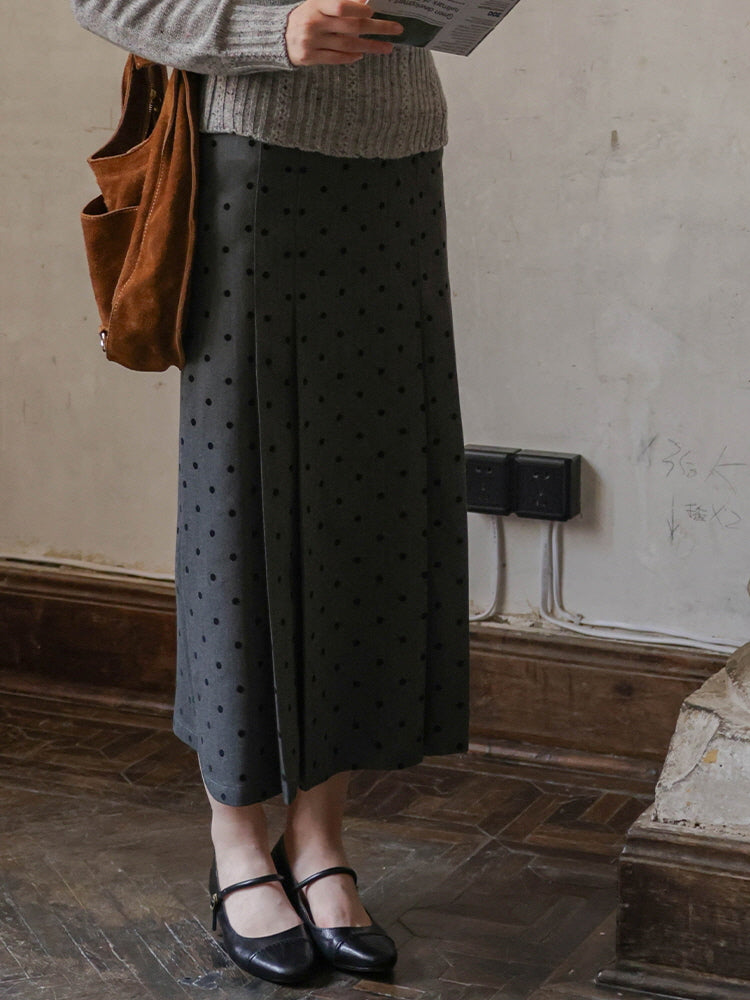 Vintage-Inspired Polka Dot Midi Skirt