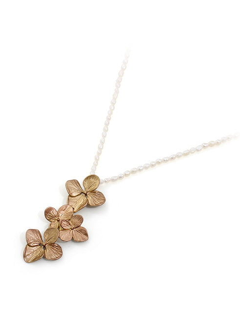 Hydrangea Elegant Women Necklace