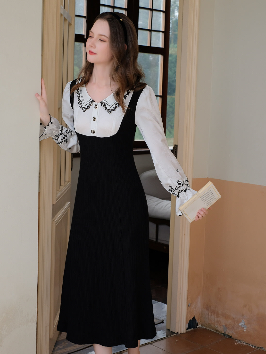 Elegant Embroidered Collar Knit Dress