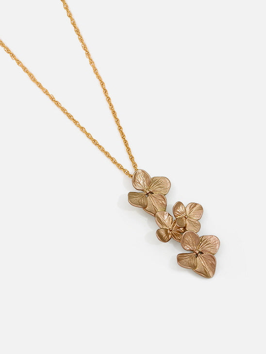 Hydrangea Elegant Women Necklace