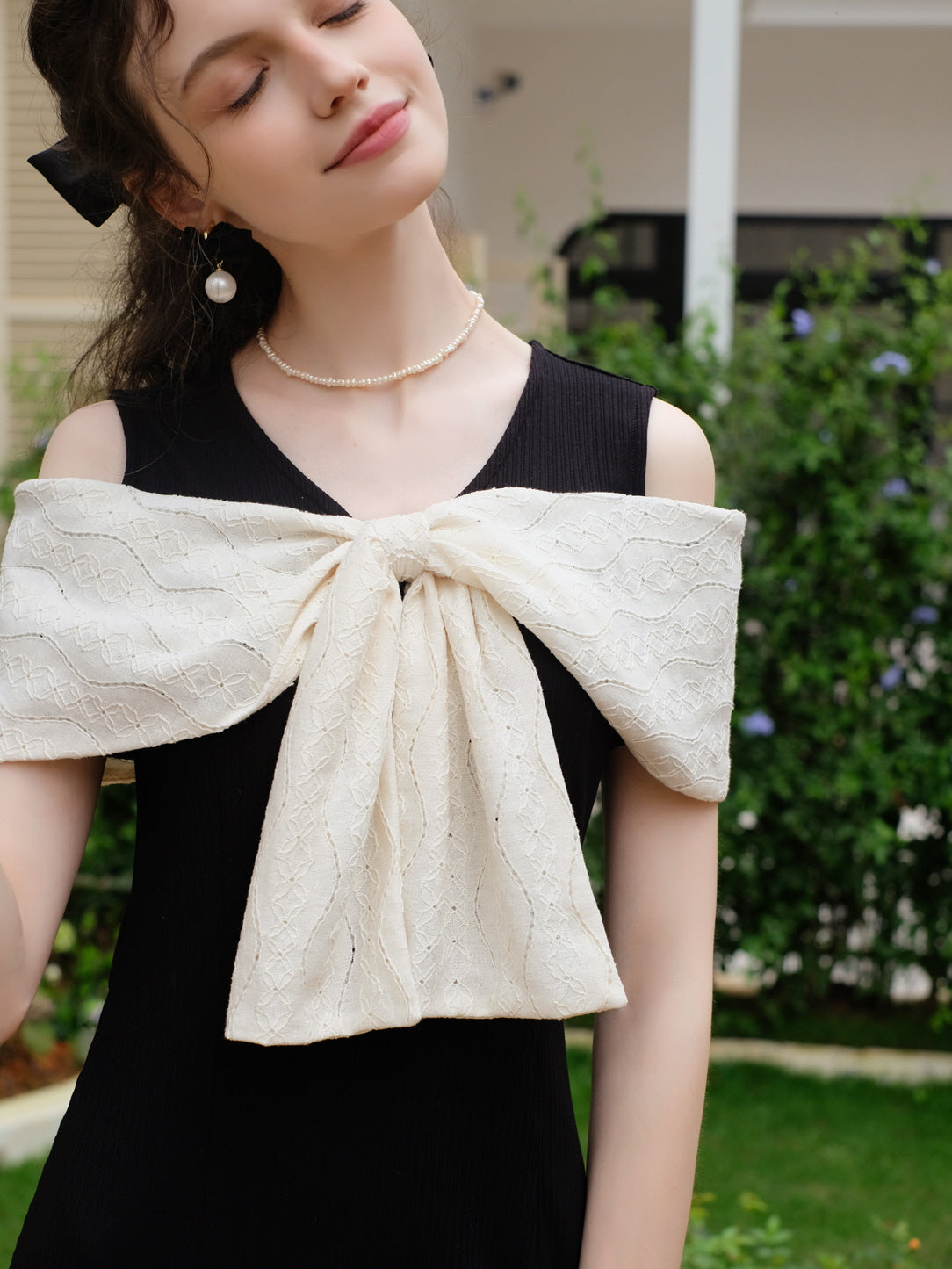 Elegant Black Bow-Knot Dress