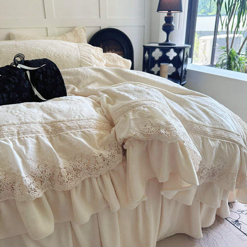 Dreamy Velvet Lace Bedding Cover Set