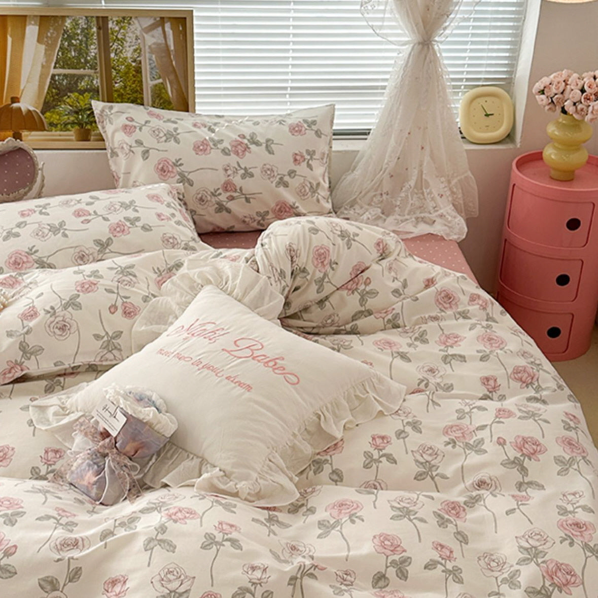 Retro Style Pink Rose Bedding Set