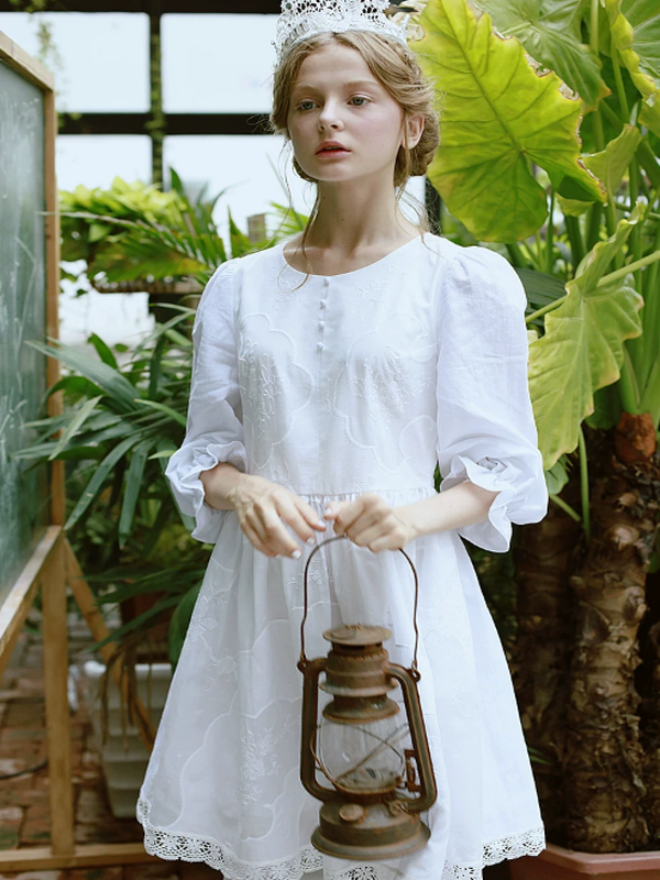 Pure Lily Embroidery Dress