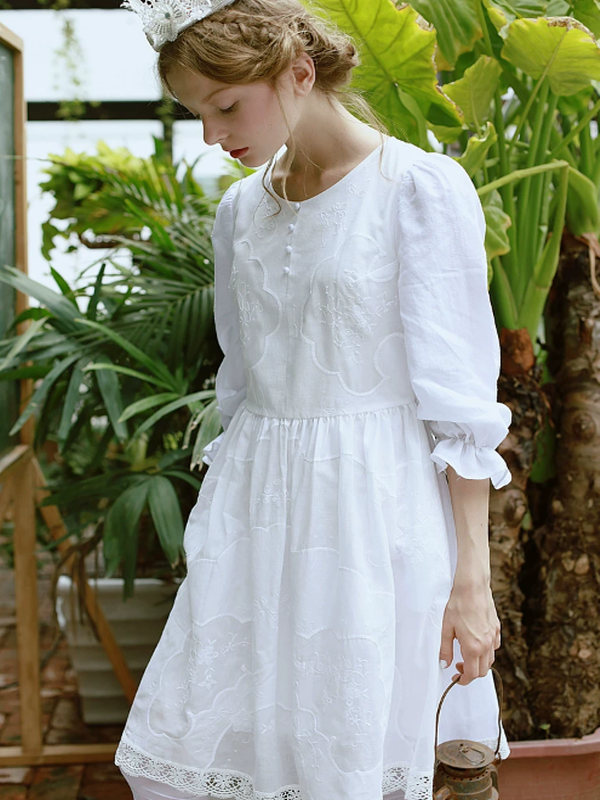 Pure Lily Embroidery Dress