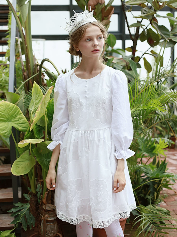 Pure Lily Embroidery Dress