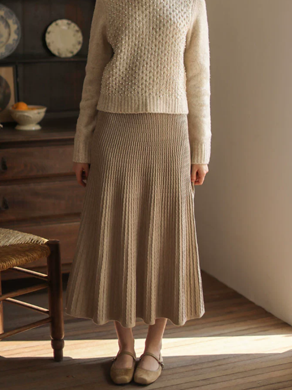 Simple Beige Pleated Wool Skirt