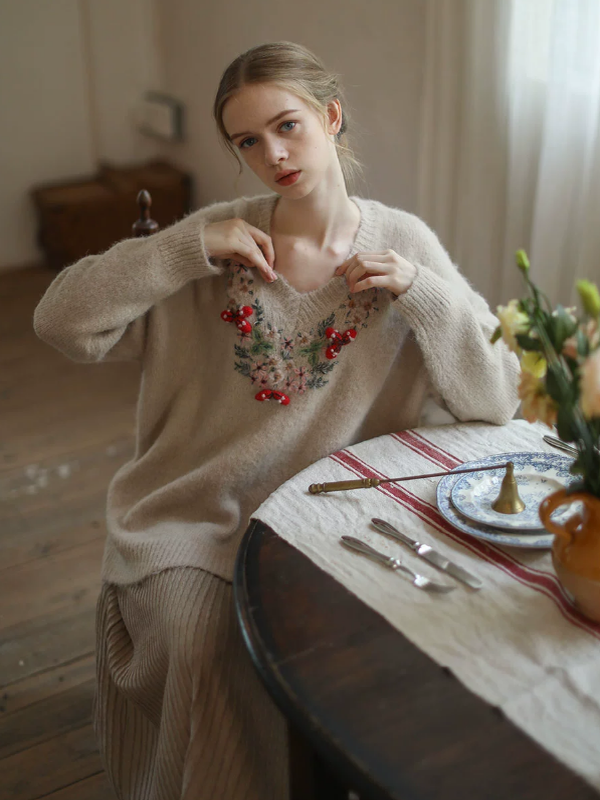 Elegant Floral Cashmere V-Neck Sweater