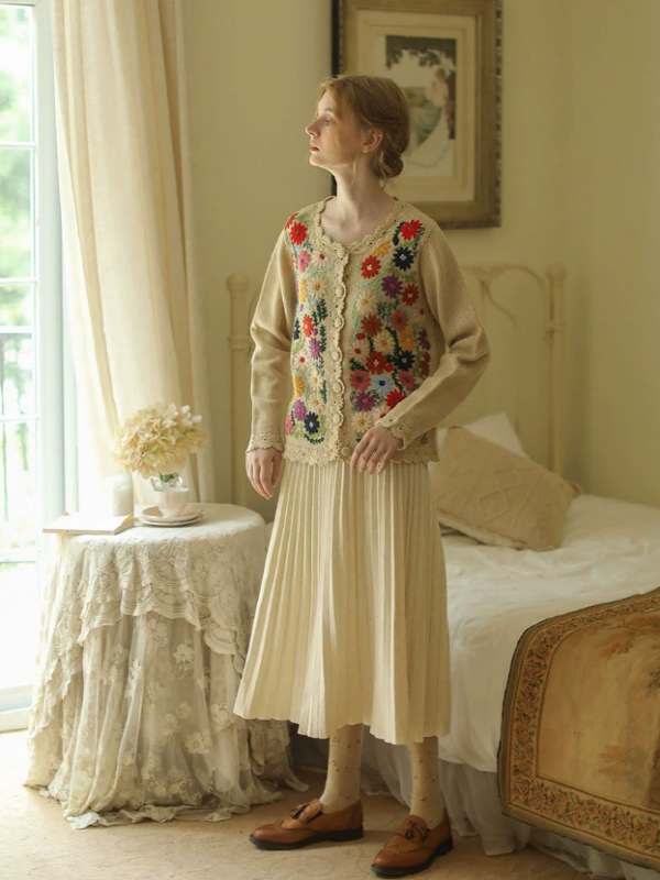 Retro Blossom Embroidery Cardigan