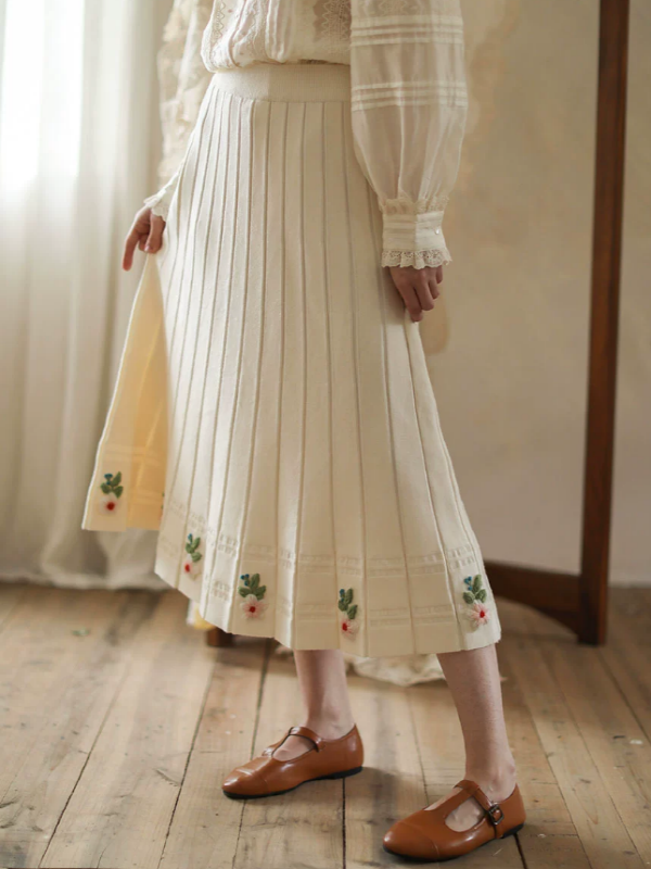 Ivory Blossom Pleated Skirt