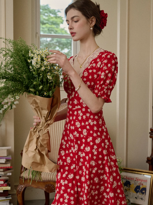 Vintage Elegance Red Floral Dress